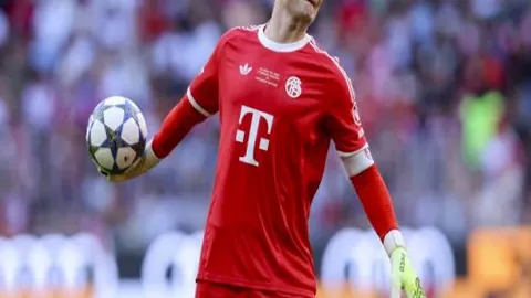 詹姆斯：布莱斯高三对决将至，同场竞技堪称盛事。